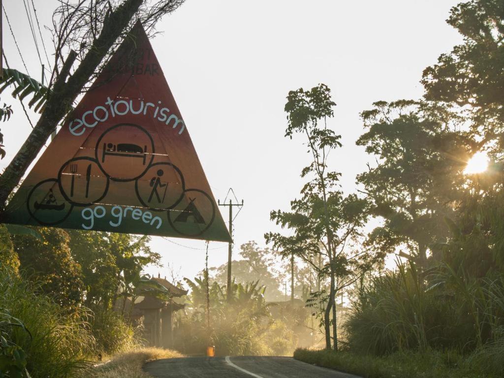 Готель Bukit Kembar Ecotourism Gitgit Екстер'єр фото